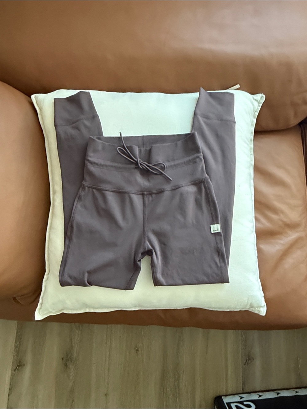 Vuori Daily legging 7/8 size XS color Chocolate(purpleish brown)